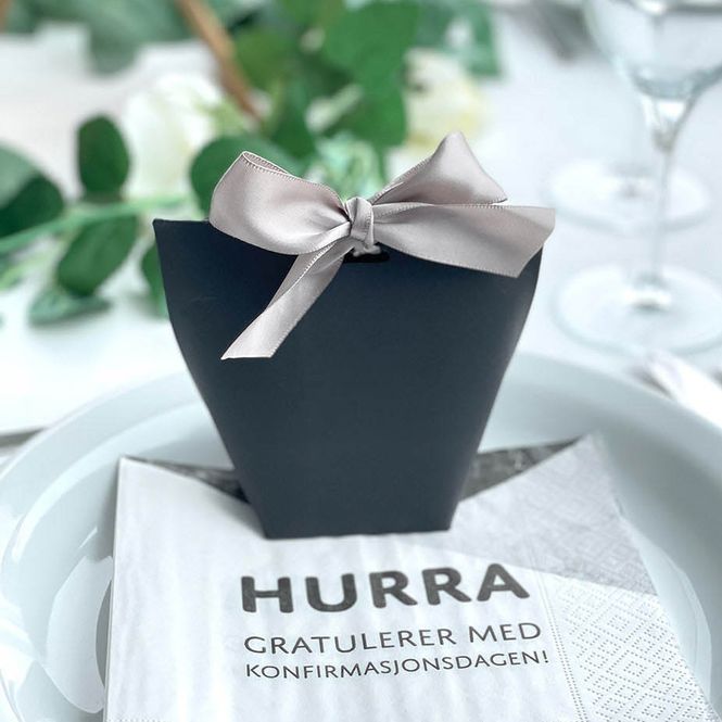 Hovedbilde 10pk - Gaveeske svart med bånd